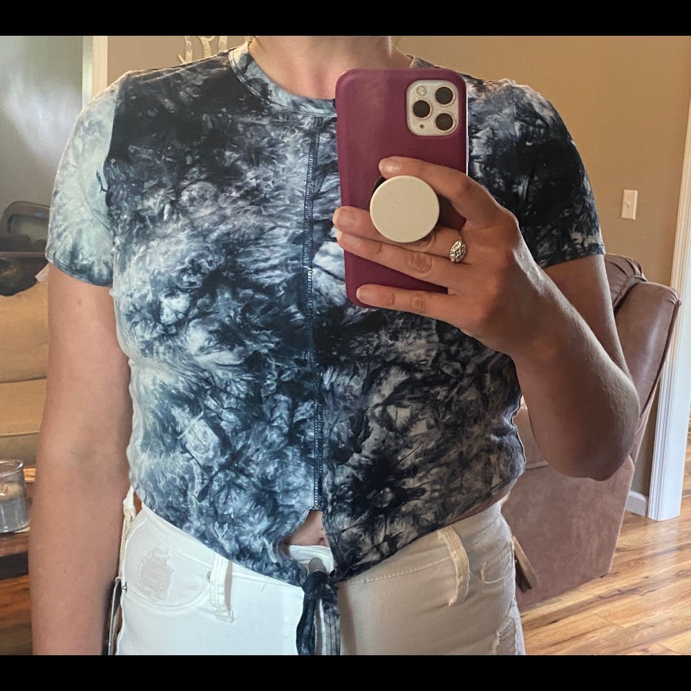 Tie-dye crop shirt